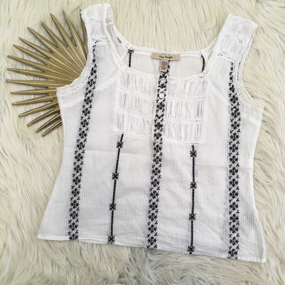 ☀️SOLD☀️Free People White Embroider Crop Tank Top - Picture 1 of 6